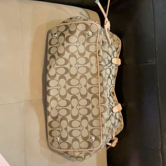 Coach purse, Signature stripe - Picture 6 of 9